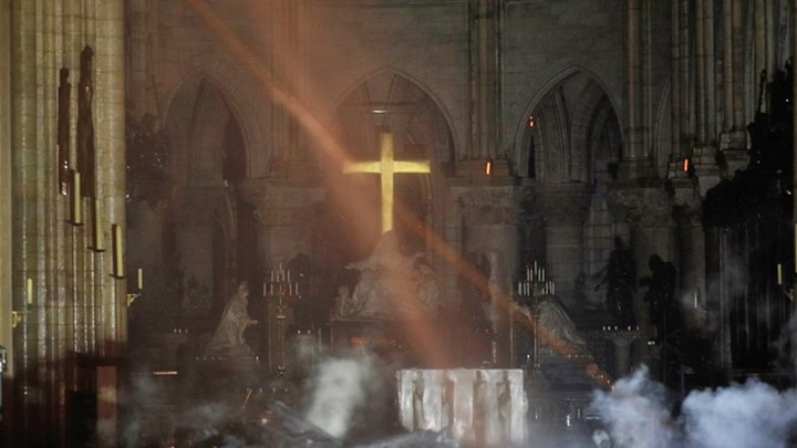 Συγκλονιστική μαρτυρία από τη φωτιά στην Παναγία των Παρισίων