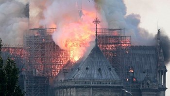 Νέα στοιχεία ανατρέπουν τα δεδομένα για τη φωτιά στην Παναγία των Παρισίων
