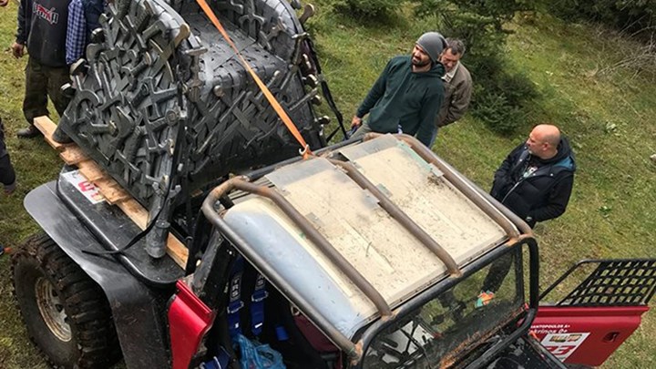 Ο “Σιδερένιος Θρόνος” του Game of Thrones σε χωριό της Φθιώτιδας  – ΦΩΤΟ