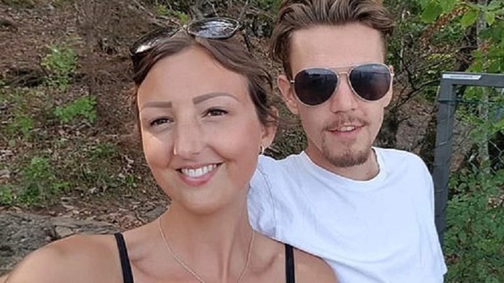 Αυτή είναι η 24χρονη καρκινοπαθής που έχει συγκλονίσει τη Βρετανία – Δείτε ποια είναι η τελευταία της επιθυμία – ΦΩΤΟ