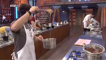 Επικό τρολάρισμα του Παντελή στον Χαράλαμπο για το… «εν κουλί» – ΒΙΝΤΕΟ