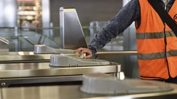 Κλειστές οι μπάρες σε όλους τους σταθμούς Μετρό και ΗΣΑΠ