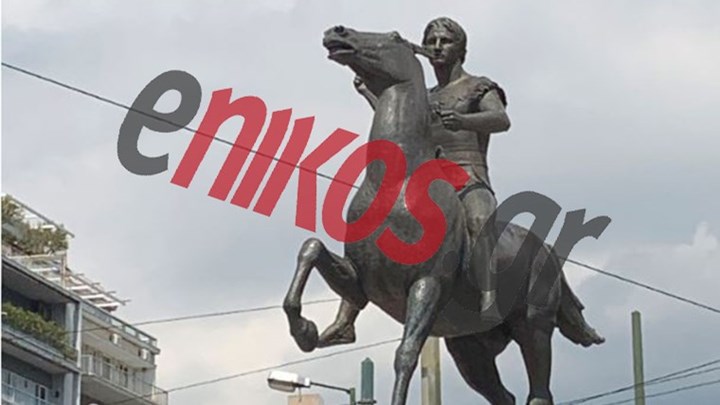 Άγαλμα του Μεγάλου Αλεξάνδρου τοποθετήθηκε στο κέντρο της Αθήνας – ΦΩΤΟ