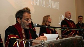 Ο Σταύρος Ξαρχάκος ζητά να κατεβεί το σποτ της ΝΔ με τους καλλιτέχνες