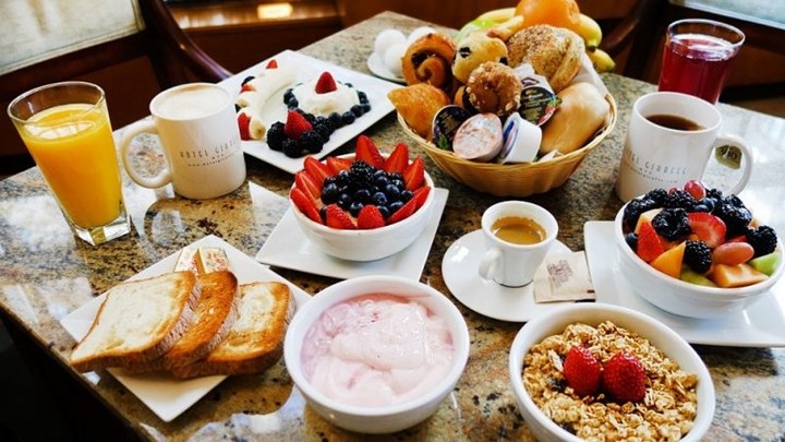 Έρευνα: Παράλειψη πρωινού και καθυστερημένο δείπνο είναι συνδυασμός που σκοτώνει μετά από έμφραγμα