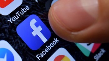 Από γκάφα σε γκάφα το Facebook: Διέρρευσε τα στοιχεία των email 1,5 εκατ. χρηστών