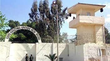 Αστυνομικοί βρήκαν «οπλοστάσιο» στις φυλακές Αυλώνα