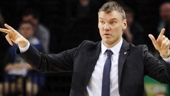 «Υπόκλιση» Σάρας σε Ομπράντοβιτς: Ο κόσμος μας θα δει δύο φορές τον καλύτερο προπονητή της Ευρώπης