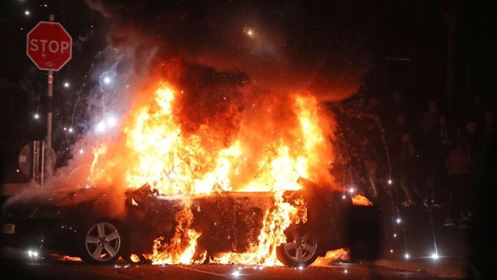 Συναγερμός στη Βόρεια Ιρλανδία – Μία γυναίκα νεκρή σε «τρομοκρατική ενέργεια»