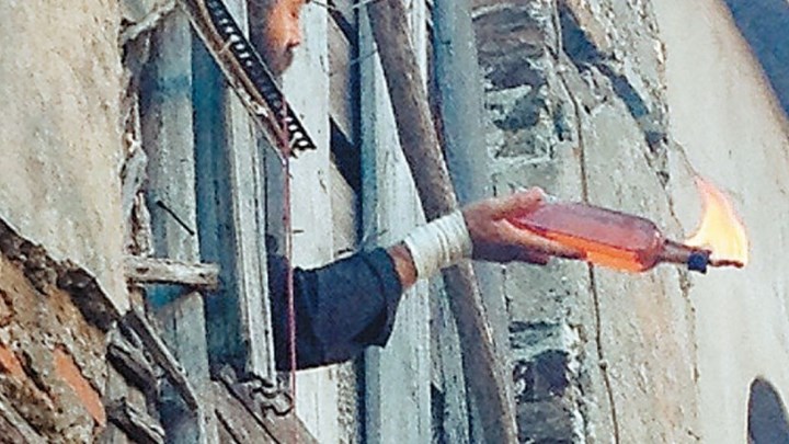 Καταδικάστηκαν οκτώ μοναχοί της “παλιάς” αδελφότητας της Ι.Μ. Εσφιγμένου για το επεισόδιο με τις μολότοφ