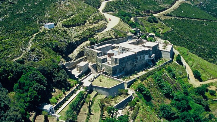 Ιερόσυλοι “χτύπησαν” Ιερά Μονή στην Άνδρο – Τι εμπόδισε τα σχέδια τους