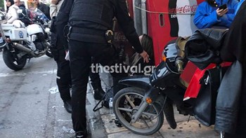 Πρωτοφανές περιστατικό στη Θεσσαλονίκη: Άνδρας πέταξε τη σύζυγό του από το αυτοκίνητο – ΦΩΤΟ