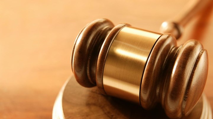 Ολομέλεια Δικηγόρων για τα εντάλματα σύλληψης: Να μην στοχοποιούνται οι δικηγόροι