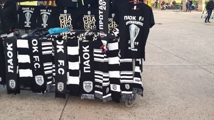 Σε ρυθμούς ΠΑΟΚ η Θεσσαλονίκη- Ξεκίνησαν να στήνονται οι πρώτοι πάγκοι στον Λευκό Πύργο – ΦΩΤΟ