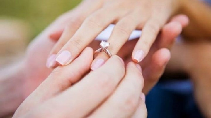 Τα παιχνίδια της μοίρας: Γεννήθηκαν την ίδια μέρα, στο ίδιο μαιευτήριο και τώρα παντρεύονται – ΦΩΤΟ