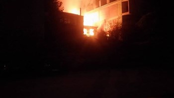 Μεγάλη φωτιά σε σπίτι στην Κοζάνη – Κάτοικοι έσωσαν με αυτοθυσία δύο ηλικιωμένες – ΒΙΝΤΕΟ