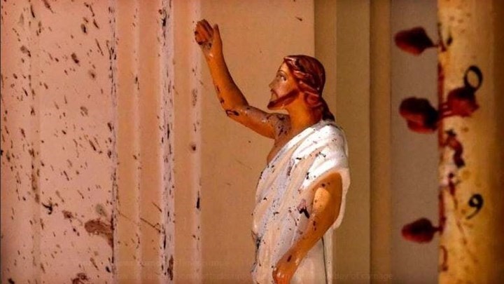 Παγκόσμιο σοκ από το λουτρό αίματος στη Σρι Λάνκα την ημέρα του Πάσχα των Καθολικών – 290 νεκροί και 500 τραυματίες – ΦΩΤΟ – ΒΙΝΤΕΟ
