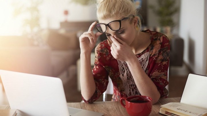 10 πράγματα που σας προκαλούν ημικρανίες και δεν τα υποπτεύεστε