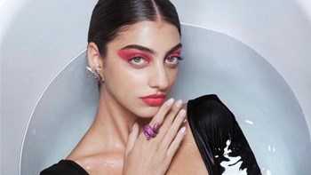 Δεν φαντάζεστε πόσο κοστίζουν τα sneakers που φόρεσε η Ειρήνη Καζαριάν – ΦΩΤΟ