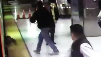 Γυναίκα παγιδεύτηκε στην πόρτα του βαγονιού και παρασύρθηκε από το τρένο – ΦΩΤΟ – ΒΙΝΤΕΟ – Σκληρές εικόνες