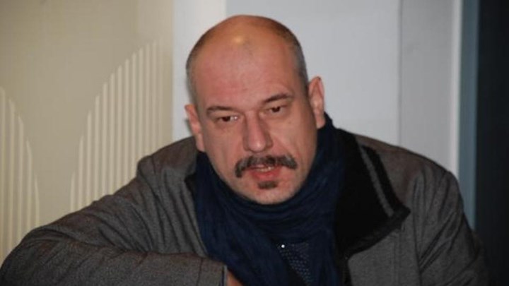 Ο Τσέζαρις Γκραουζίνις ανεβάζει «Τρεις αδελφές» στο ΚΘΒΕ