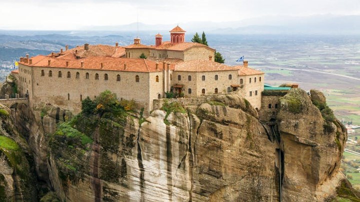 Από τα φώτα της δημοσιότητας σε μοναστήρι: Αυτές είναι οι επώνυμες Ελληνίδες που έγιναν μοναχές -ΦΩΤΟ