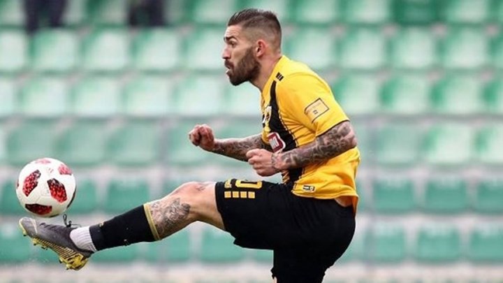 Αινιγματική ανάρτηση για Λιβάγια με «σειρήνες» από Αγγλία – ΦΩΤΟ