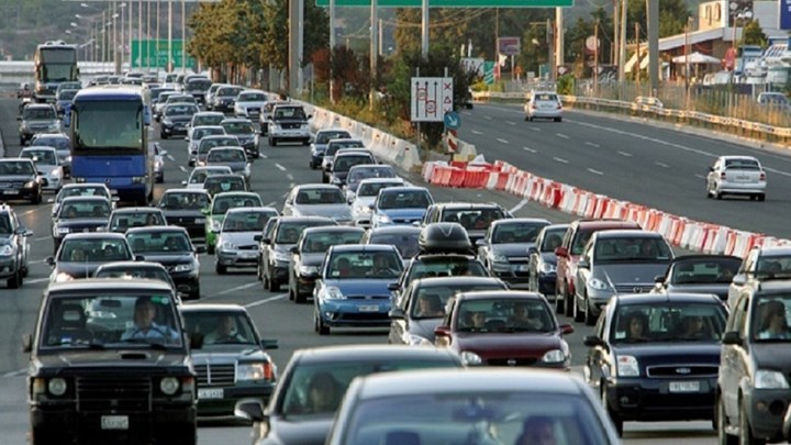 Αδειάζει η Αθήνα – 133.592 αυτοκίνητα έφυγαν χθες από την πρωτεύουσα