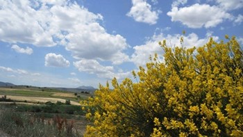 Αίθριος ο καιρός το Μ. Σάββατο – Πού θα εκδηλωθούν τοπικές βροχές και καταιγίδες