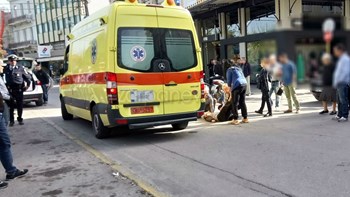 Σοβαρό τροχαίο στο κέντρο των Χανίων – Γυναίκα παρασύρθηκε από μηχανή – ΦΩΤΟ