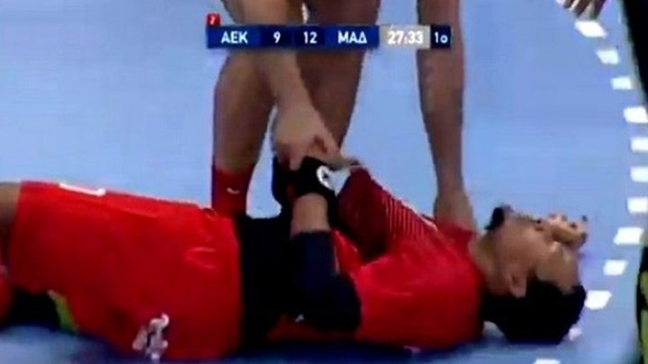 Σοκαριστικό περιστατικό στο ΑΕΚ-Μαδέιρα – Έχασε τις αισθήσεις του παίκτης των Πορτογάλων – ΒΙΝΤΕΟ