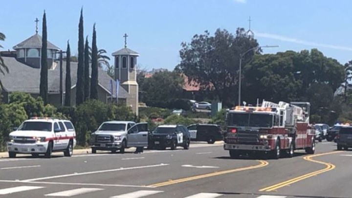Μια γυναίκα νεκρή και τρεις τραυματίες από την επίθεση ενόπλου σε συναγωγή στην Καλιφόρνια