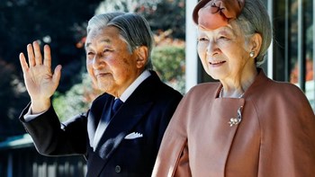 Ιαπωνία: Ο Ακιχίτο παραιτείται από τον Θρόνο των Χρυσανθέμων υπέρ του γιου του Ναρουχίτο