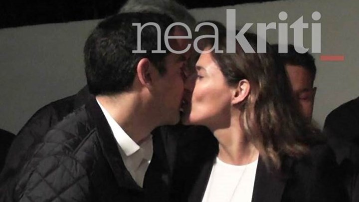 Το “φιλί της αγάπης” του Αλέξη Τσίπρα στην Μπέτυ Μπαζιάνα – ΦΩΤΟ -ΒΙΝΤΕΟ