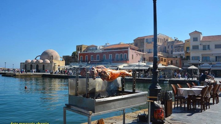 Γέμισε σούβλες το Ενετικό Λιμάνι – ΦΩΤΟ