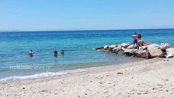 Πάσχα στη Χαλκιδική με τις πρώτες βουτιές στη θάλασσα – ΦΩΤΟ