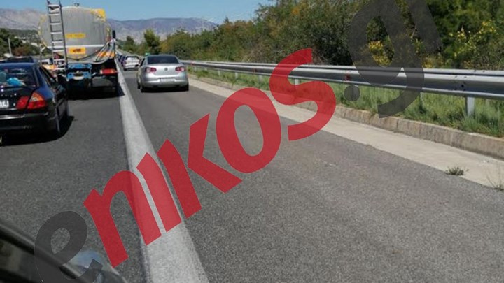 Ασυνείδητοι οδηγοί έκαναν «κατάληψη» στη ΛΕΑ – ΦΩΤΟ αναγνώστη