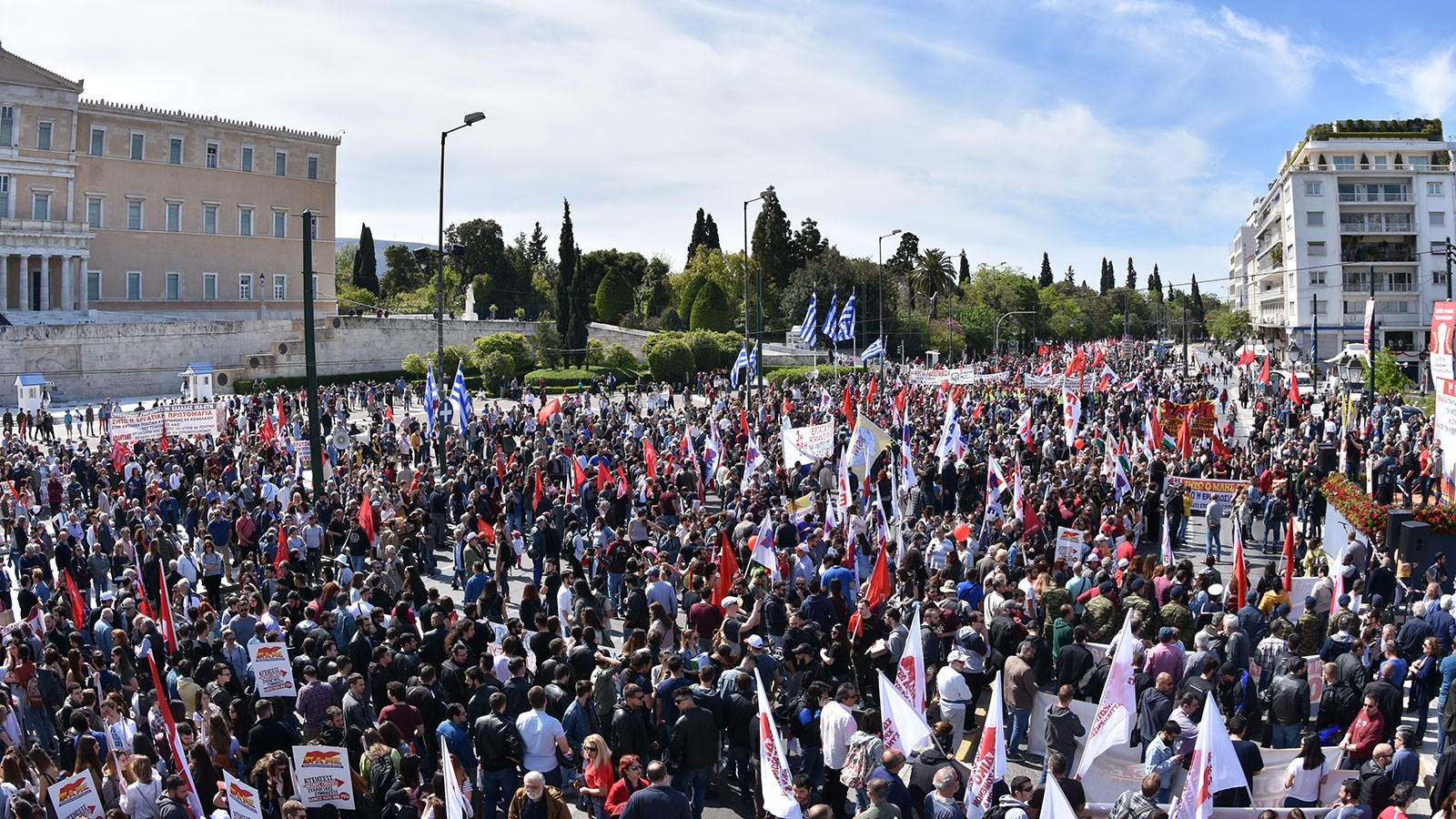 Σε εξέλιξη τα συλλαλητήρια για την Πρωτομαγιά – ΦΩΤΟ – ΒΙΝΤΕΟ