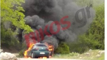 Αυτοκίνητο τυλίχθηκε στις φλόγες στη Φθιώτιδα – ΦΩΤΟ – ΒΙΝΤΕΟ αναγνώστη