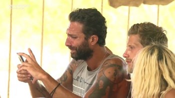 Survivor: Ο Κυριάκος έμαθε για το ατύχημα του γιου του και κατέρρευσε – ΒΙΝΤΕΟ