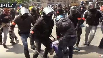 Πεδίο μάχης ξανά το Παρίσι – Άγρια επεισόδια μεταξύ διαδηλωτών και αστυνομίας – BINTEO