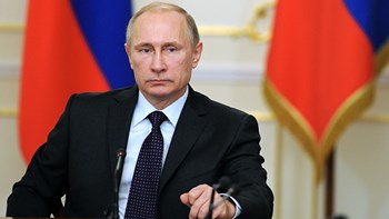 Ο Βλαντιμίρ Πούτιν σε ρόλο… παρουσιαστή – ΦΩΤΟ