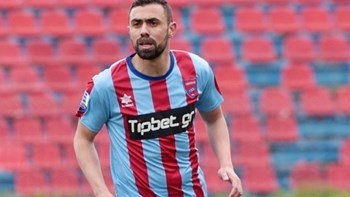 Ο Μανιάτης στο πλευρό του Μέσι – ΦΩΤΟ