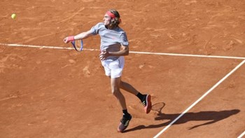 Πρόκριση στα ημιτελικά του Estoril Open για Τσιτσιπά