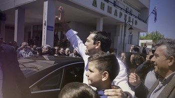 Τσίπρας: Δεν μας ενδιαφέρουν οι πολιτικές κατευθύνσεις των δημάρχων