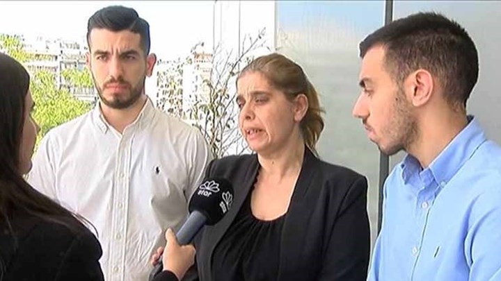 Έγκλημα στο Αιγάλεω – Τι ισχυρίζεται η γυναίκα που κατηγορείται ότι σκότωσε τον σύζυγό της ενώ εκείνος κοιμόταν – ΒΙΝΤΕΟ