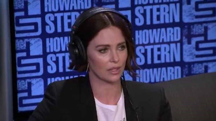 Η Σαρλίζ Θερόν έσπασε τη σιωπή της – Τι είπε για την Αντζελίνα Τζολί και τον Μπραντ Πιτ