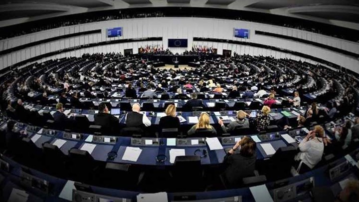 Ευρωεκλογές: Η ευκαιρία των πολιτών να «πυροβολήσουν» το ευρωιερατείο