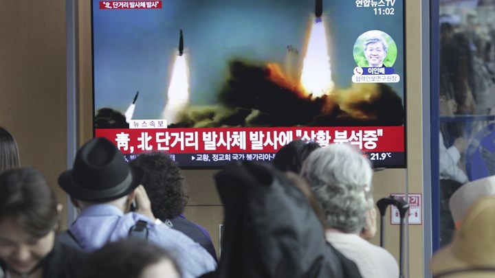 Νέες δοκιμές εκτοξευτήρων πυραύλων πραγματοποίησε η Βόρεια Κορέα
