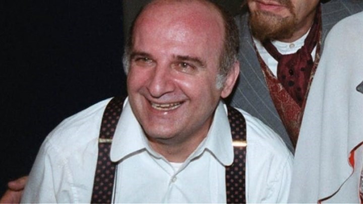 Συντετριμμένοι οι ηθοποιοί του “Εμείς κι Εμείς” από τον θάνατο του Τάσου Πεζιρκιανίδη – ΒΙΝΤΕΟ